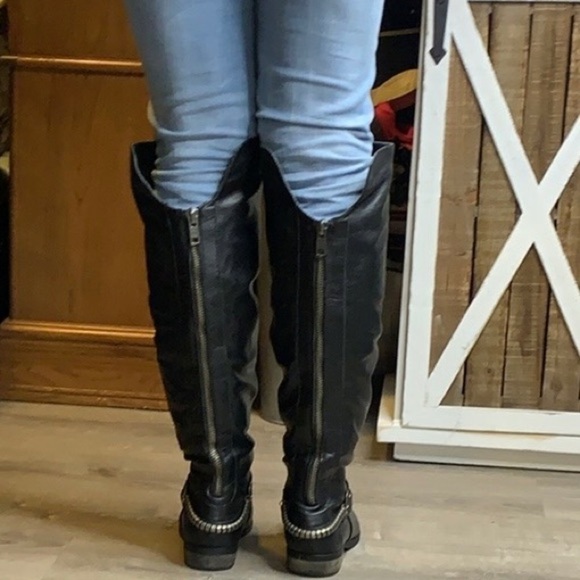 Black Boots with Silver Coil Design - Picture 5 of 15